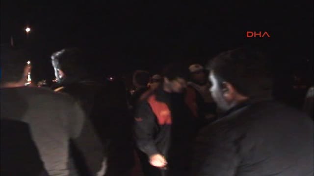 Aydın Minibüsle Hafif Ticari Araç Çarpıştı 3 Yaralı