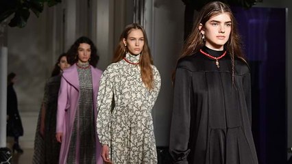 أجمل فساتين 2017 تجدينها في تشكيلة فالانتينو الجديدة!