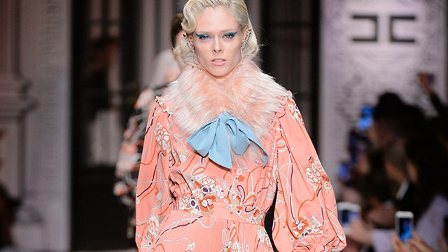 شاهدي العرض الأكثر أنوثة من أسبوع ميلانو للموضة