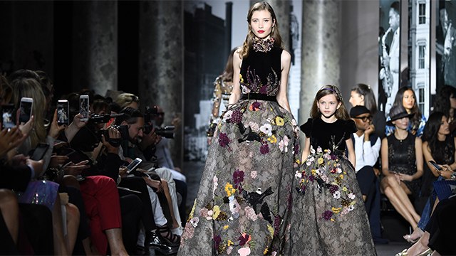 إيلي صعب يعيد إحياء الزمن الجميل بمجموعة مبهرة من الهوت كوتور