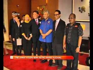 Zahid Hamidi lawat mini studio Astro AWANI