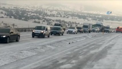 Denizli-Antalya Karayolunda Ulaşıma Kar ve Sis Engeli