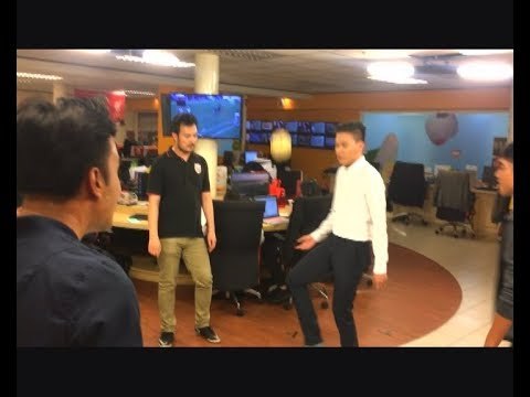 Bilik berita Astro AWANI dilanda 'fenomena Chinlone'