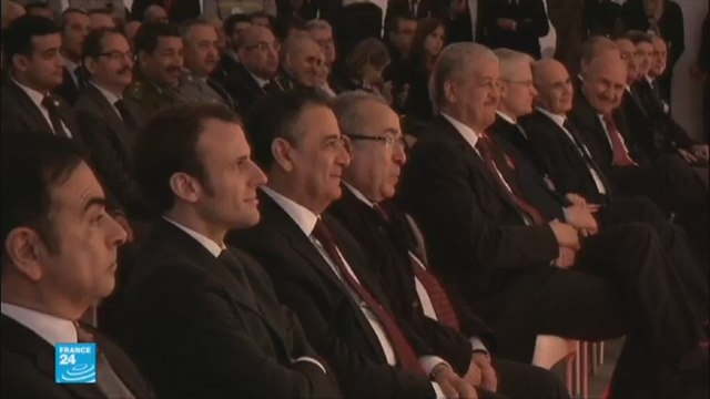 ماكرون في زيارة صداقة وعمل للجزائر