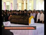 Orang ramai beri penghormatan terakhir kepada Allahyarham Tan Sri Adenan Satem