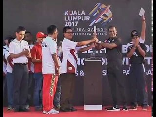 Larian Baton Bangkit Bersama KL 2017 di Indonesia tarik ribuan penyertaan