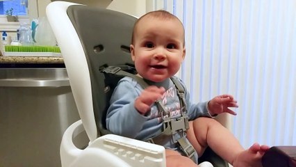 Ce bébé déteste le mot Maman... Il en a même peur!