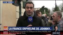 Des dizaines de fans de Johnny Hallyday viennent rendre hommage au rockeur à son domicile de Marnes-la-Coquette