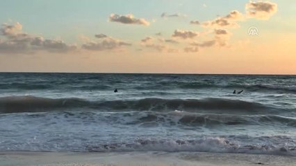 Antalya'da Aralık Ayında Sörf Keyfi