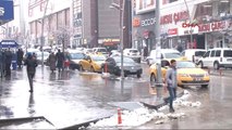 Erzurum'da Kar Yağışı Etkili Oldu