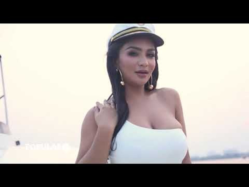 Sang Pelaut Cantik | SIVA Aprilia | On The Cover Oktober 2017