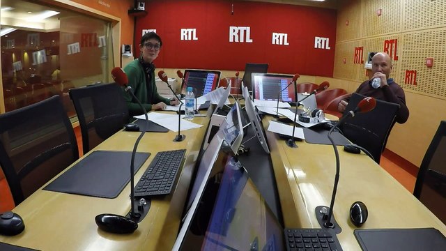 Julien Clerc : Johnny Hallyday a été un jalon dans ma vie