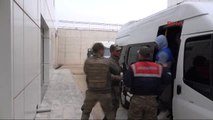 Şanlıurfa Hilvan'da Ruhsatsız Şantiyeye Operasyon 53 Gözaltı