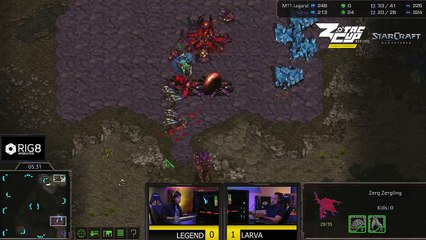 Un joueur de StarCraft explose son adversaire en jouant… avec les pieds !