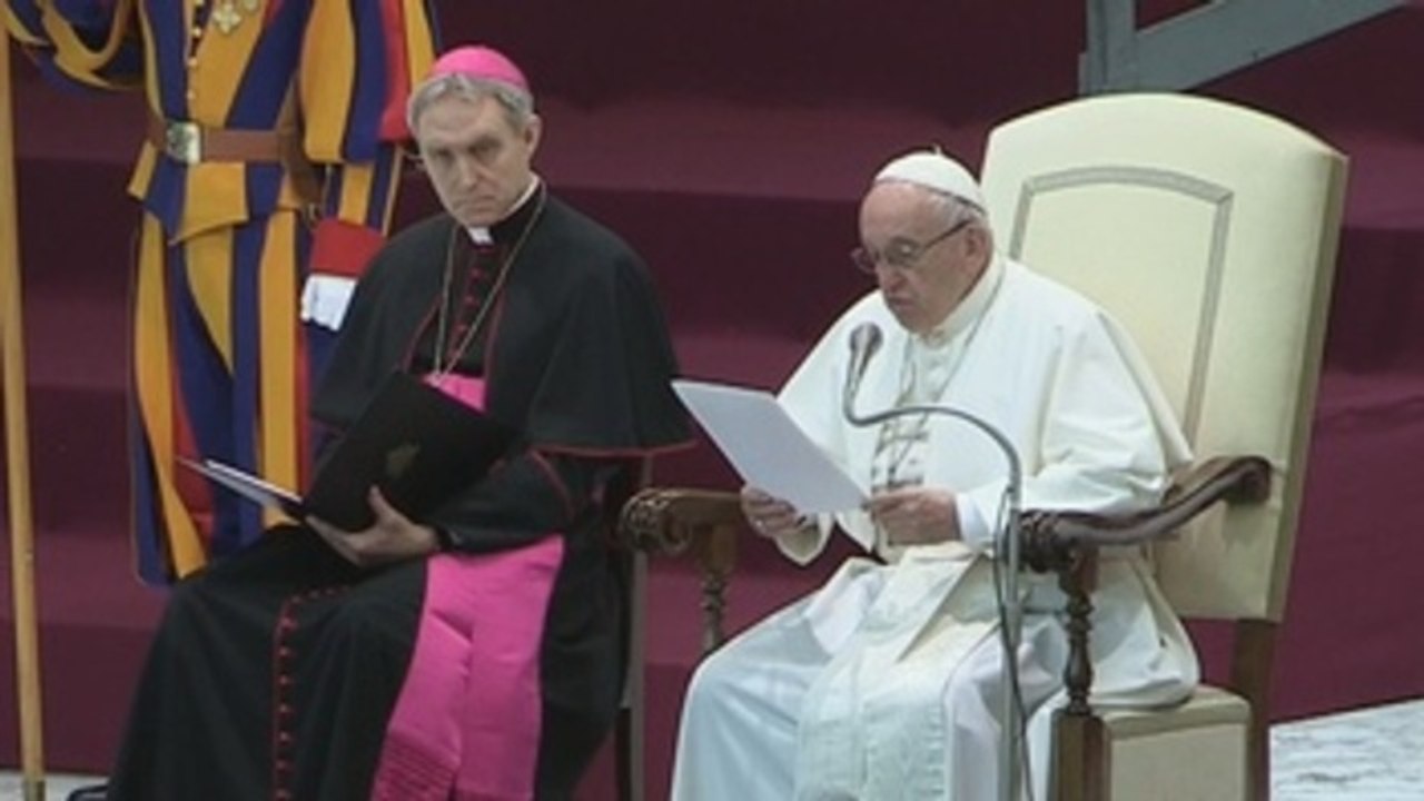 El papa pide respetar el estatus de Jerusalén y recuerda a los rohinyás