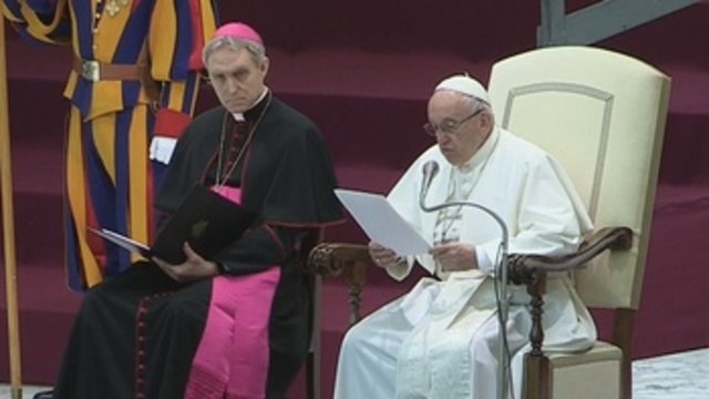 El papa pide respetar el estatus de Jerusalén y recuerda a los rohinyás