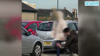 Pantolon indirme şakası yaparken neredeyse yakalanıyordu