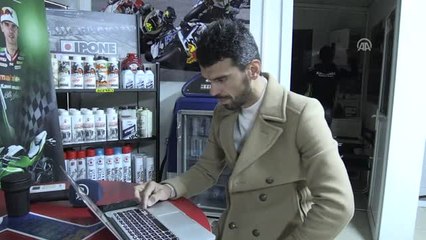 Milli Motosikletçi Sofuoğlu, "Yılın Fotoğrafları" Oylamasına Katıldı