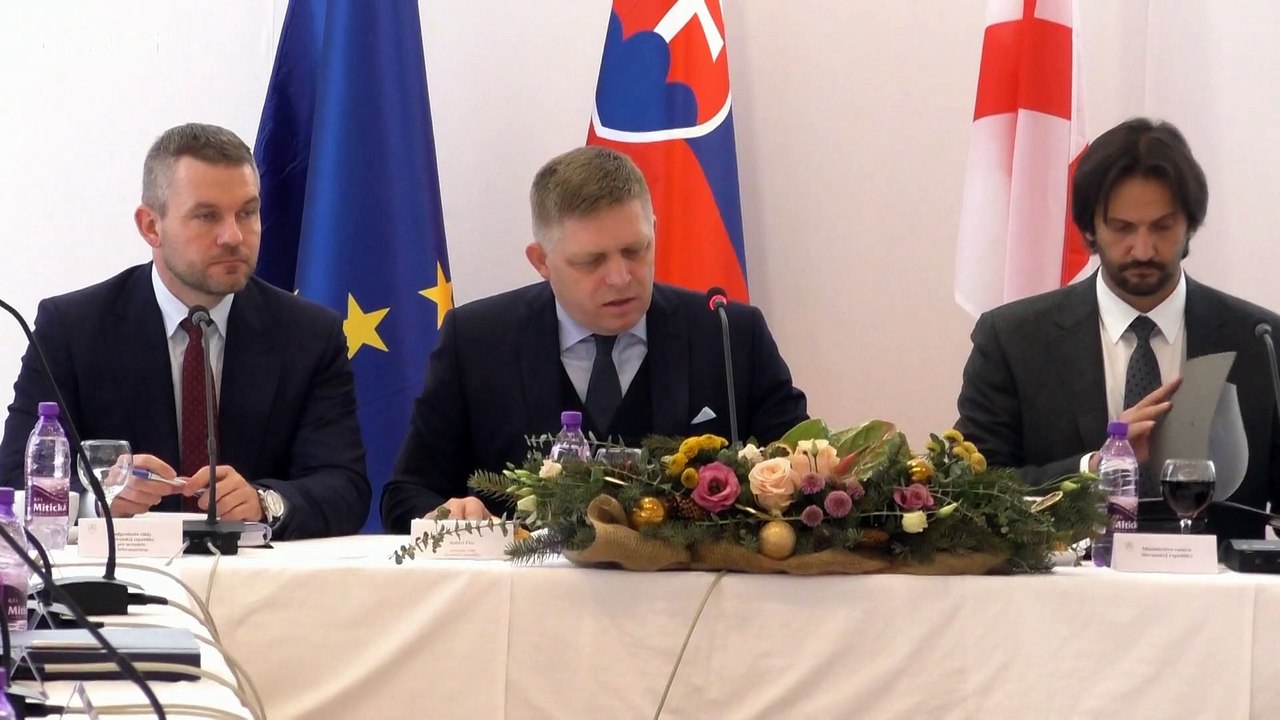 Premiér: Vláda skontroluje plnenie akčných plánov v jednotlivých okresoch