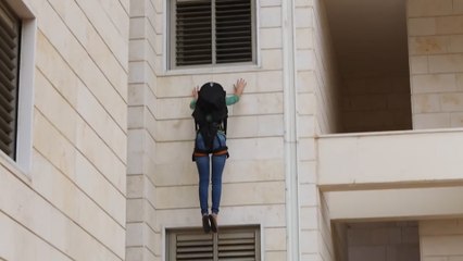 Rescue backpack can help evacuees escape a skyscraper in an emergency