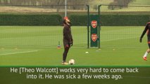 Wenger eager to keep 'hard working' Walcott at Arsenal