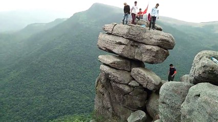 Núi Đá Chồng địa điểm check nguy hiểm đang thu hút rất nhiều phược thủ