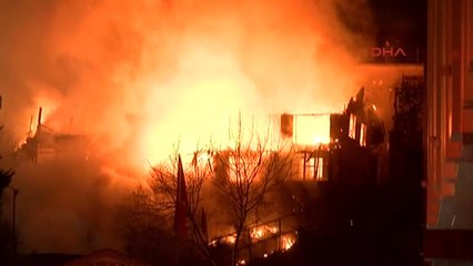 Fatih'te Korkutan Yangın 3