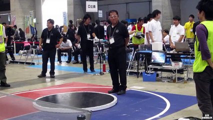 Compilation-de-combats-entre-robots-sumos