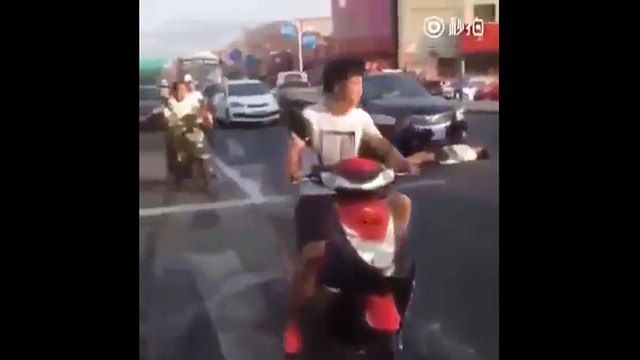 Unbelievable Woman Who Pretends That She Got Hit By A Car Gets What She Deserves