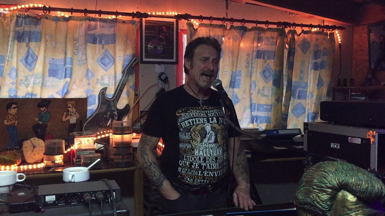 Johnny Cadillac chante du Johnny Hallyday