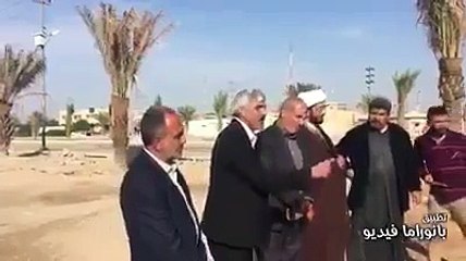 مجموعة اشخاص مستعرقين يريدون بناء بزار في سفوان للخميني