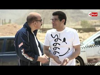 مشهد كوميدي درجة أولى " هما دول المصريين فى المصيف " ... الحلقة الثامنة من " بين السرايات "