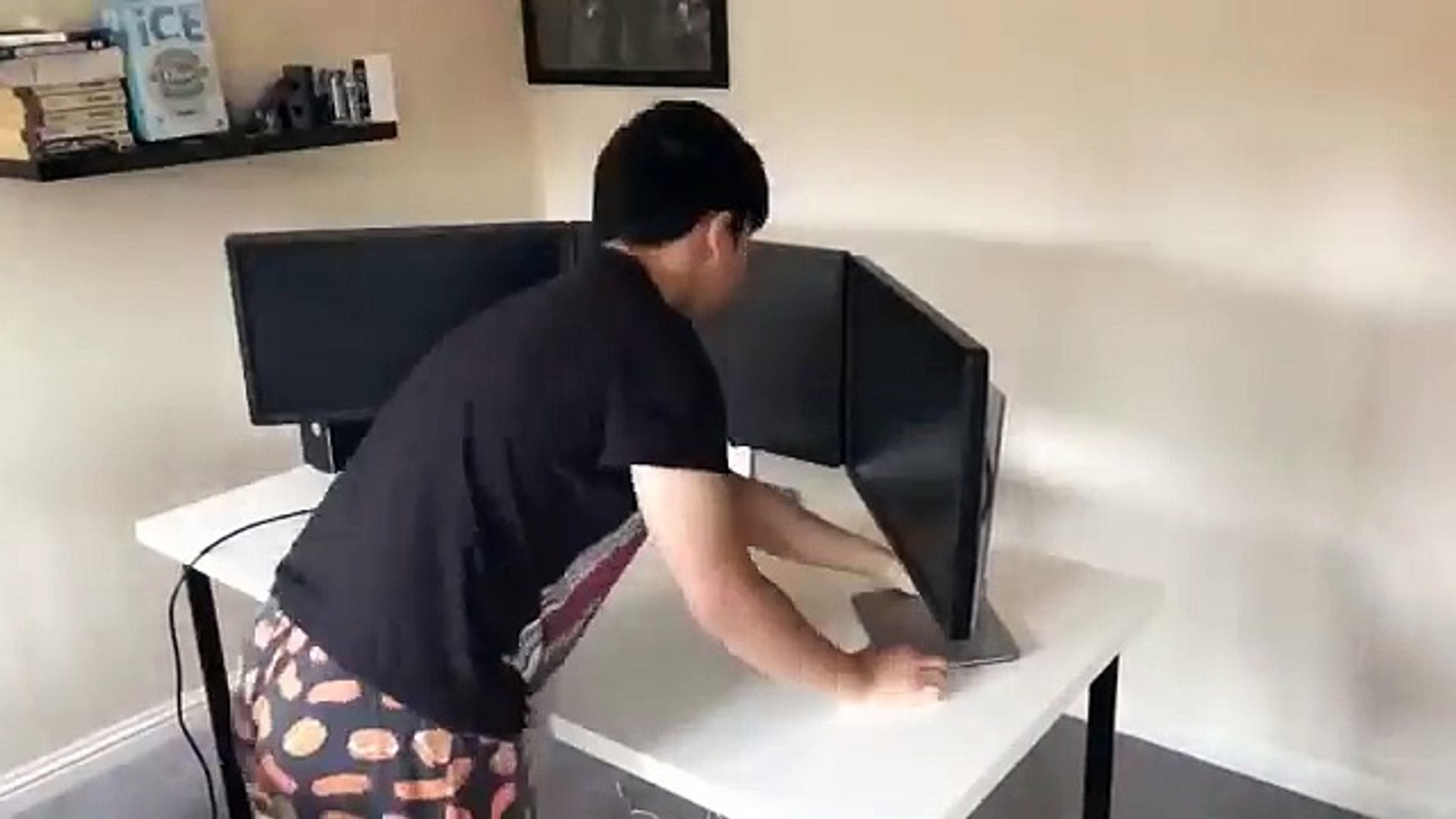 Building My Gaming Setup (Timelapse)