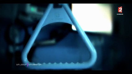 Quand Johnny Hallyday évoquait avec douleur son passé avec son père - Regardez