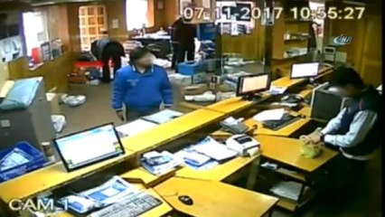 Dolandırıcılar Kargo Firmasını Hedef Aldı. Önce Kameraya Sonra Polise Yakalandı