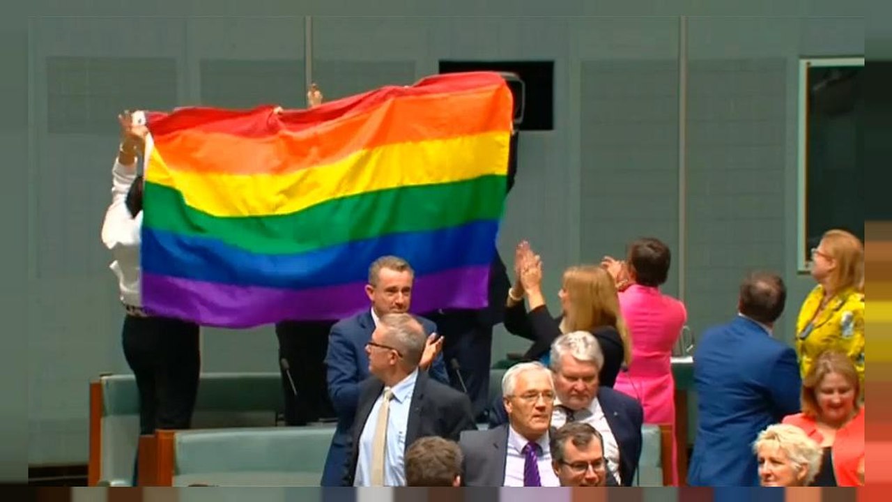 Le parlement australien dit "oui" au mariage homosexuel