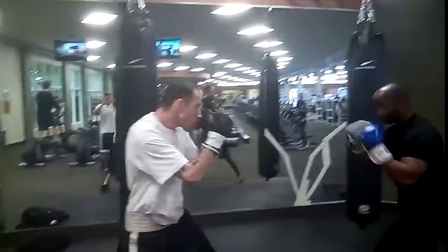 #1P4P Charlie Zelenoff Beats The Crap Out of Muay Thai Fighter @0:17 Spaghetti Legs !!!!!!!!