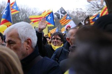 Arribada de Carles Puigdemont, Antoni Comín i Artur Mas a l'inici de la manifestació