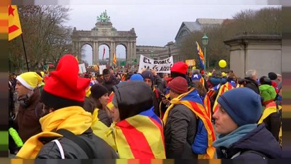 Miles de independentistas salen a las calles de Bruselas