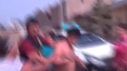 Mahallenin Kadınları, Küçük Kıza Tecavüze Yeltenen Adama Meydan Dayağı Attı