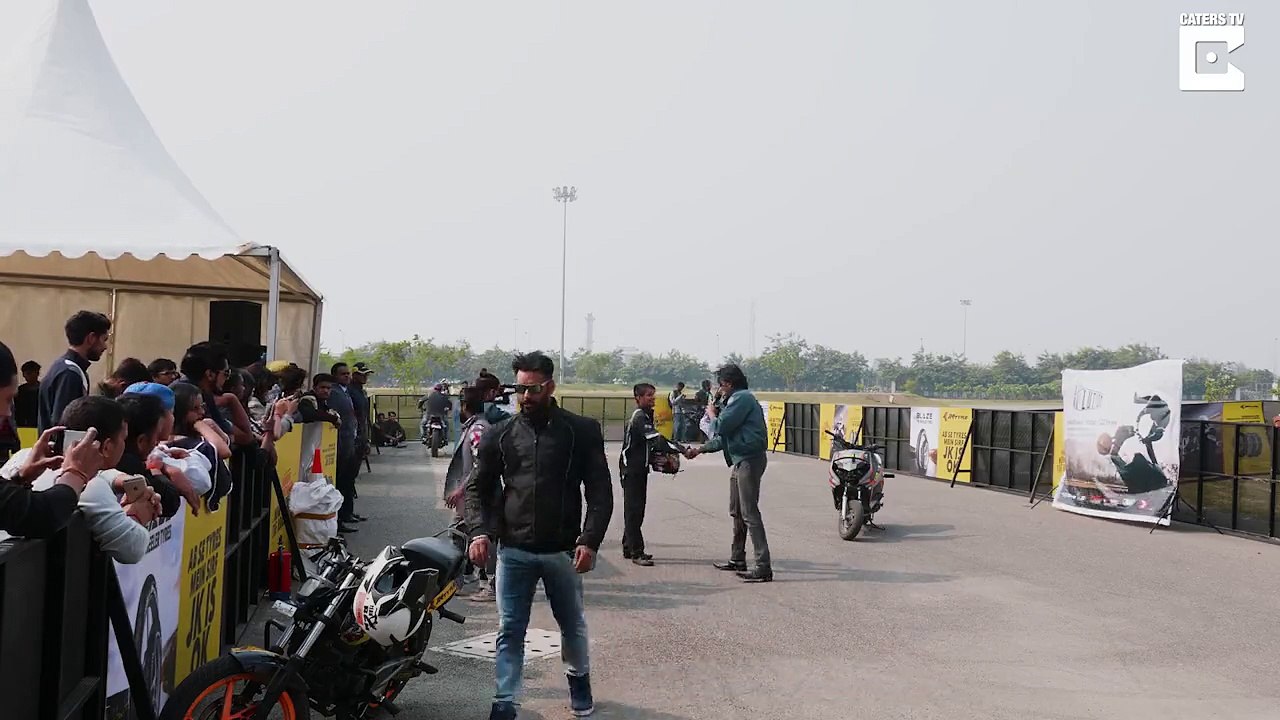 Jaw-dropping moment young stunt rider does 326 wheelies in ‘non-gear’ scooter for world record