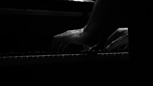 Crawling (One More Light Live) - Linkin Park