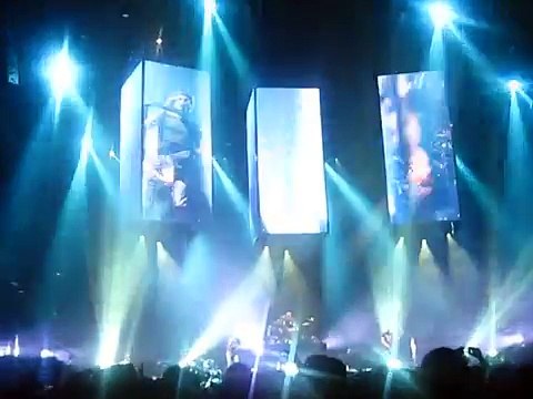 Muse - Supermassive Black Hole, Target Center, Minneapolis, MI, USA 10/5/2010