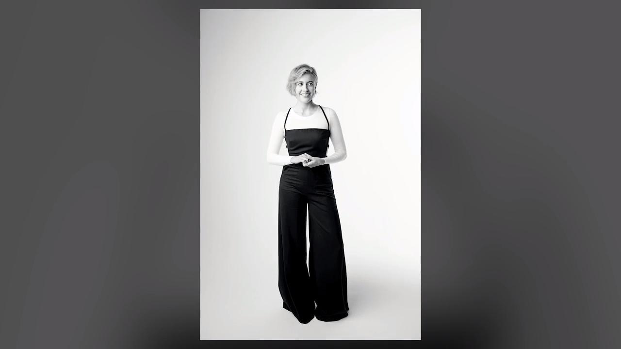 Greta Gerwig on Learning to Direct: "I Learned I Could Do It" by Doing It | Director Roundtable