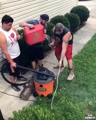 Des-rednecks-fabriquent-un-lanceflamme