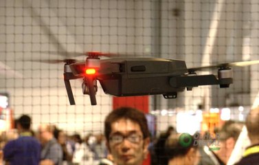 Mais inteligentes, drones dão show e prometem aposentar o 'pau de selfie'