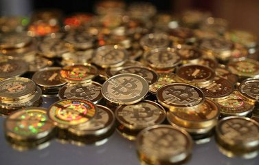 Crise alavanca Bitcoin, e Brasil entra na onda da moeda virtual