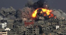 İsrail, Tanklar ve Savaş Uçaklarıyla Gazze'yi Vurdu
