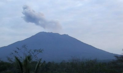 Gunung Agung Keluarkan Abu Vulkanik Setinggi 2.000 Meter