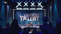 Man Plays THREE GUITARS For Got Talent Judges! _ Got Talent Global-SyUtwOnFpgI